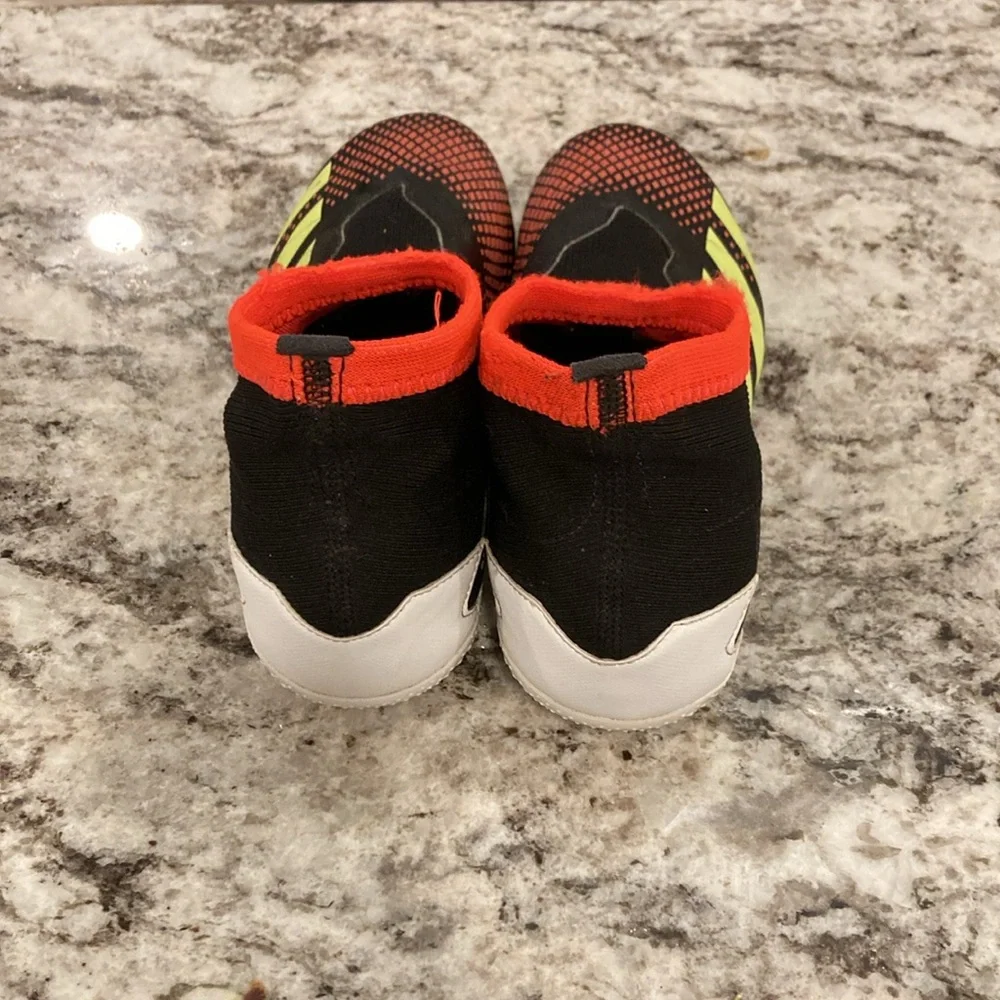 Adidas Predator Youth Firm Ground Laceless Soccer Cleats